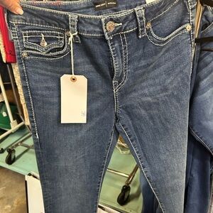 NWT True Religion Women's Blue Skinny Jeans
Jennie Curvy
